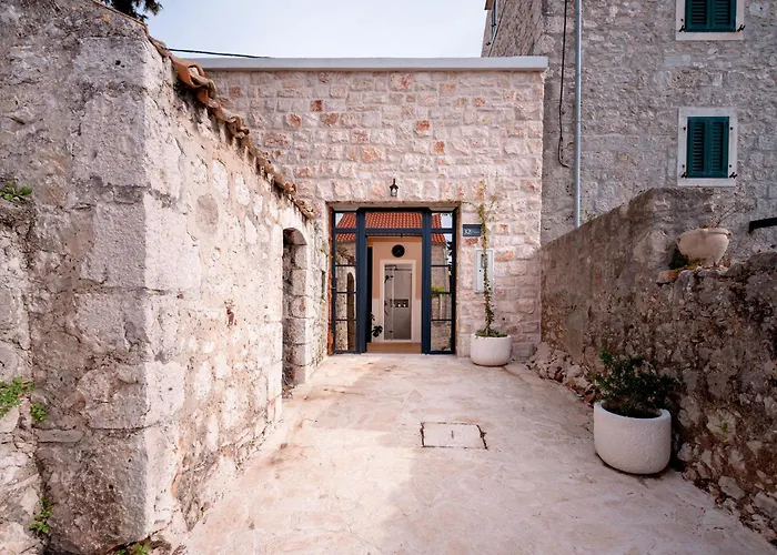 Marchelina House